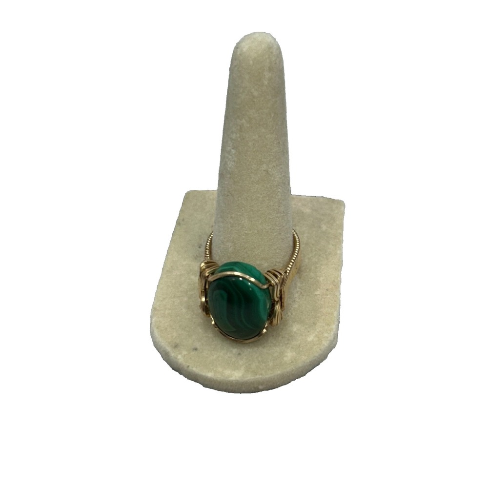 Vintage Gold Tone Wire Wrapped Ring with Green Malachite Oval Stone‎ Size 9